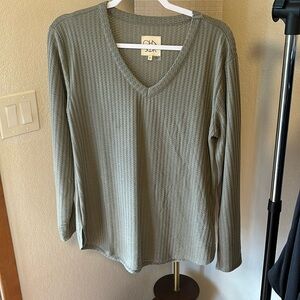 Light green size medium 3/4 sleeve shirt